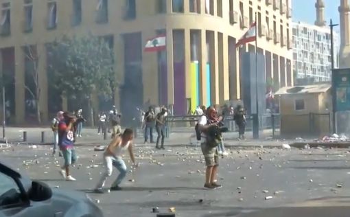 Гнев в Бейруте: протестующие штурмуют здание парламента