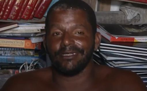 В Рио-де-Жанейро мужчина 22 года прожил в песчаном замке