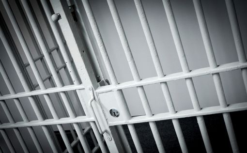 Начальник тюрьмы Аялон подозревается в секс-преступлениях