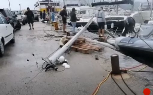Видео: на Грецию обрушился мощный ураган "Ианос"