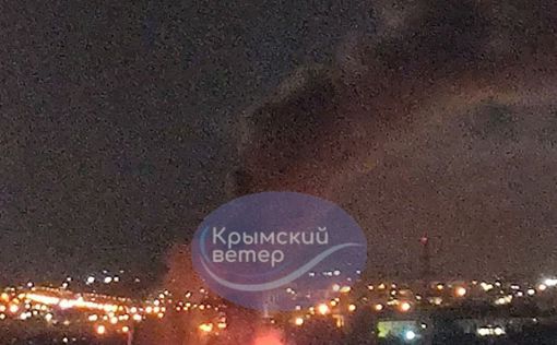 В Севастополе горит Морской завод, движение по Крымскому мосту перекрыто
