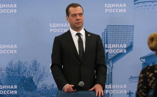 Медведев: ограничение индексации пенсий  - временная мера