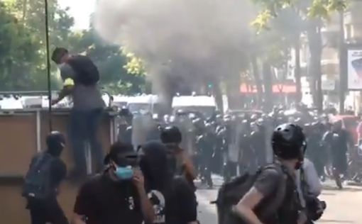 Столкновения в Париже: Желтые жилеты возобновили протесты