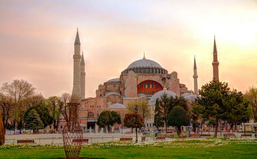 Мусульмане Стамбула хотят сделать собор Святой Софии мечетью