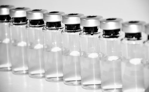 Первой в мире вакцину AstraZeneca одобрила Великобритания