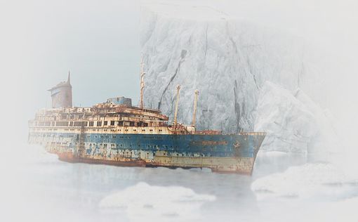 В музее "Титаника" обрушился макет айсберга: есть пострадавшие