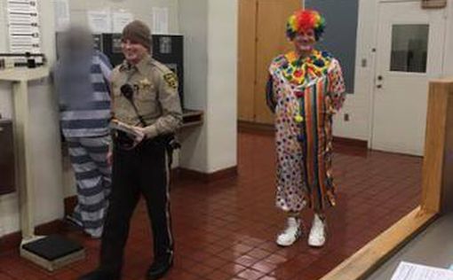 Полиция США арестовала пьяного клоуна-автомобилиста