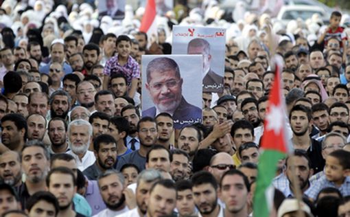 Из-за решетки Мурси призывает к революции