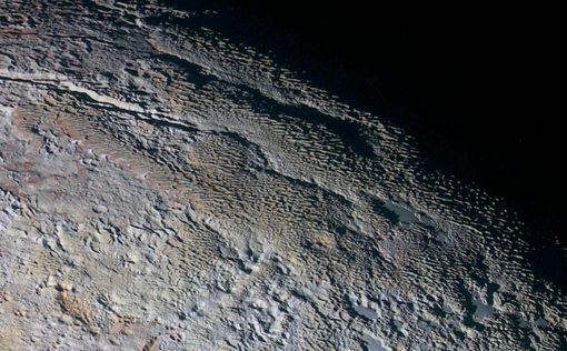 NASA показало удивительные фото Плутона