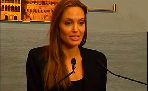 Джоли просит международную поддержку для венесуэльских детей