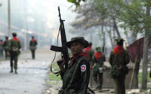 В Мьянме боевики напали на полицейских, погибло 12 человек