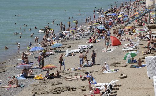 Поток туристов в Крым сократился более чем на треть