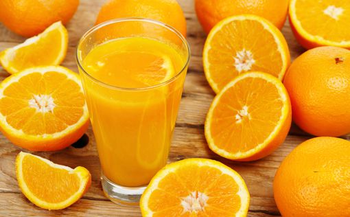 Врачи: Женщинам нельзя пить апельсиновый сок