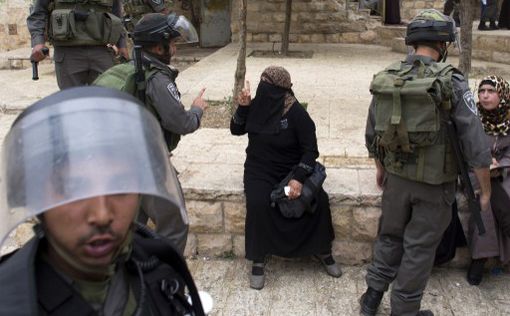 Драка арабов с израильской полицией на Храмовой Горе