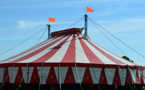 В США цирковой шатер обрушился на посетителей