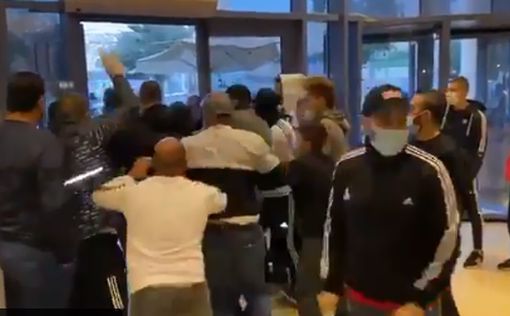 Видео: массовая попытка побега из отеля коронавируса