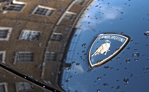 Lamborghini представили уникальный внедорожный суперкар – видео