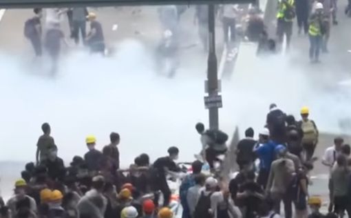 Гонконгские копы на камеру подстрелили 18-летнего активиста