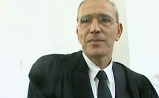 Адвокат Нетаниягу в делах о взяточничестве уходит