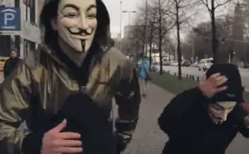 Хакер взломал твиттеры ISIS, разместив на них гей-порн