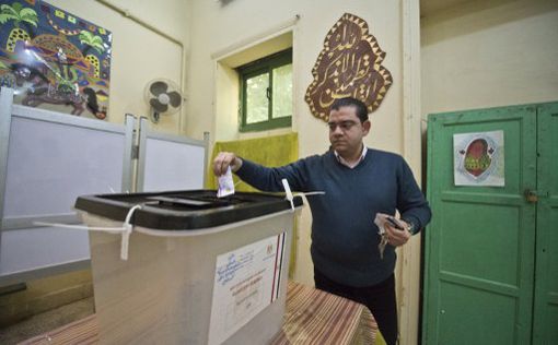 Египтяне решают судьбу новой конституции страны