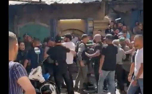Видео: столкновения палестинцев и полиции в Старом городе