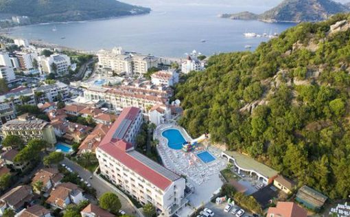 Российские молодожены устроили дебош в турецком отеле