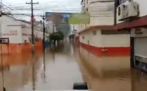 Бразилия ушла под воду из-за ливней: три десятка погибших