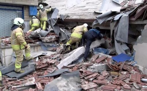 Число погибших из-за обрушения здания в Стамбуле возросло