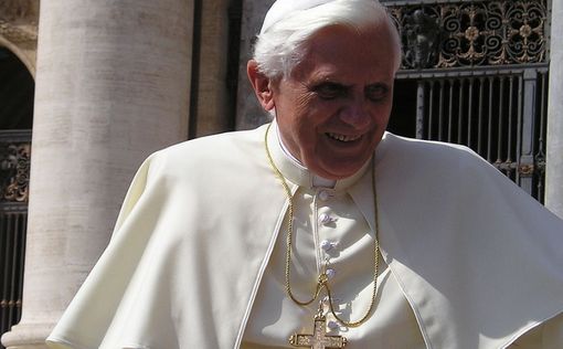 Бенедикт XVI рассказал, почему отрекся от святого престола
