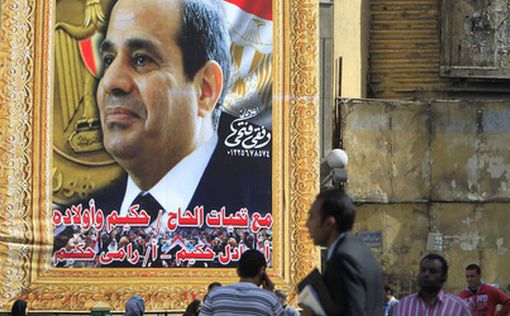 Египтяне потянулись на избирательные участки