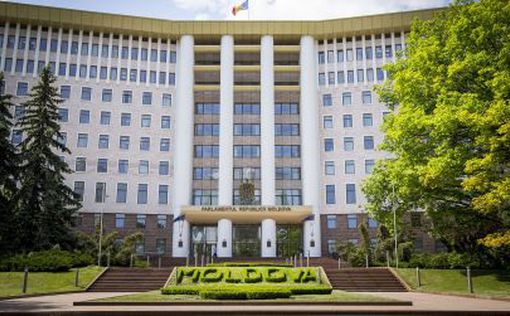 В Молдове разгорается шпионский скандал: обыски идут даже в парламенте