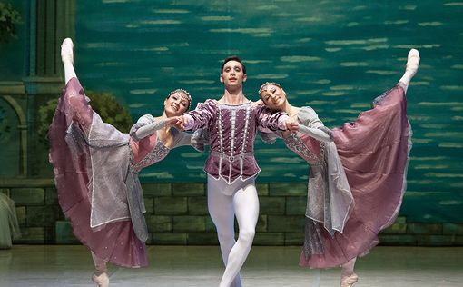 Лебединое Озеро: постановка в исполнении первого состава театра Русский балет