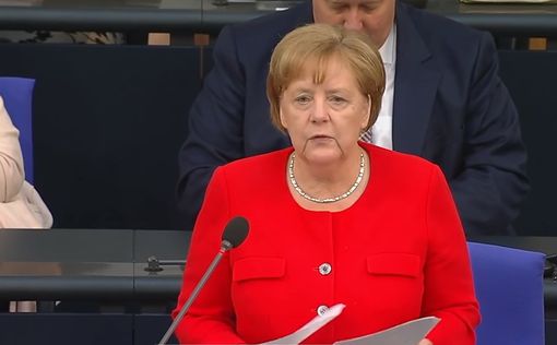 Меркель осудила "насилие крайне-правых"