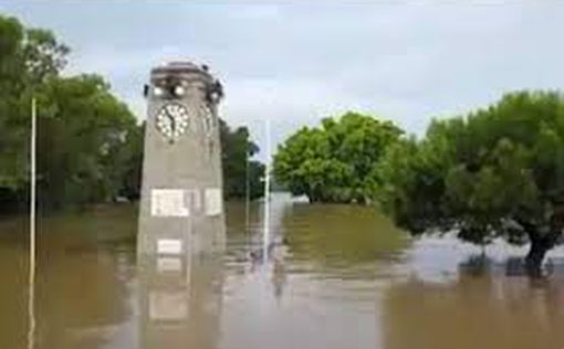 Число жертв наводнения в Австралии продолжает расти