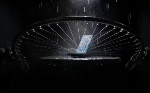 Прорыв в технологиях: OnePlus внедрил режим "мокрого дисплея". Видео