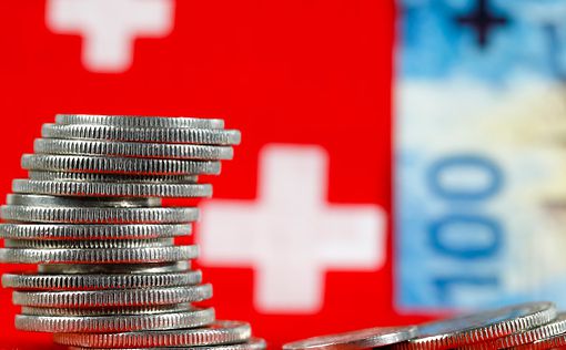 Крупнейший банк Швейцарии UBS ведет переговоры о поглощении Credit Suisse
