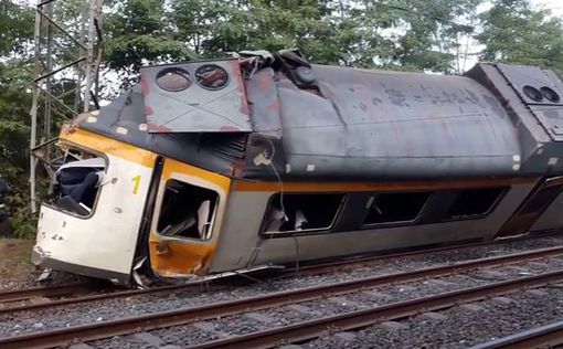 Испания: пассажирский поезд сошел с рельс. Есть погибшие