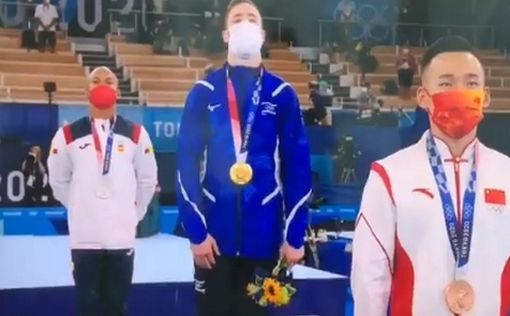 Гимн Израиля на Олимпиаде: Артем Долгопят получает золотую медаль