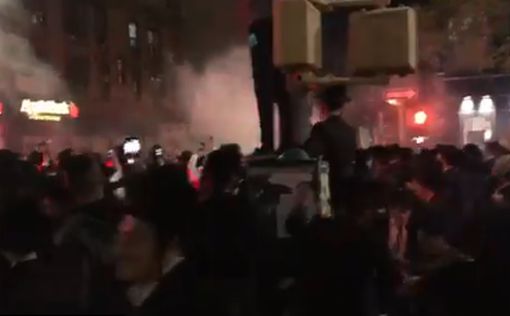 Костер из масок и избиения: протесты харедим в Нью-Йорке