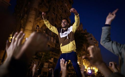 Каир: демонстрантов разгоняли тяжёлой техникой. Есть жертвы