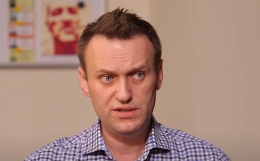 Навальный на время может сам покидать кровать