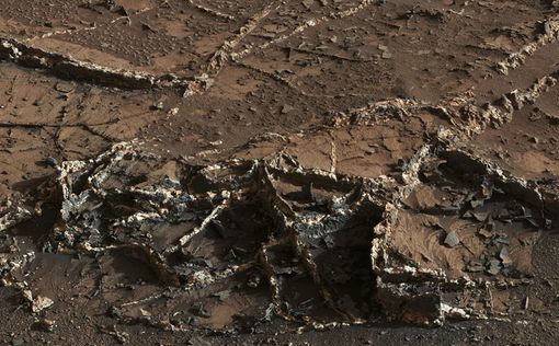 Марсоход обнаружил "останки рукотворных конструкций"