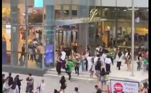 Туристы выбегали в панике: стрельба в торговом центре в Бангкоке