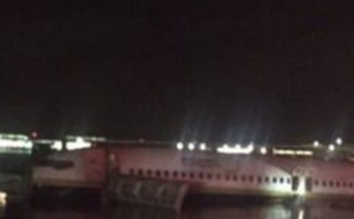 Боинг 737 с 136 людьми на борту упал в реку Флориды