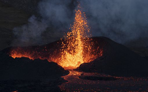 В Исландии устроили прямую трансляцию извержения вулкана