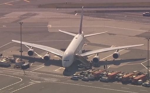 Самолет из Дубая поместили на карантин в аэропорту Нью-Йорка