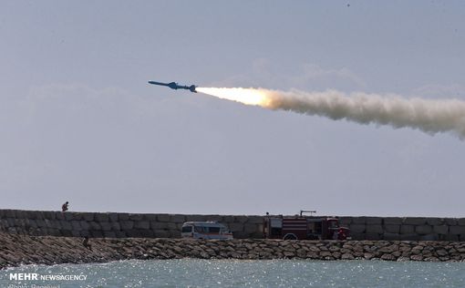 Иран осуществил запуск крылатых ракет с подводной лодки