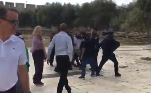 Израильский полицейский покусал охранника ВАКФа