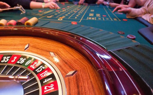 Пенсионерка, миллиардеры и страстные игроки: самые большие выигрыши в казино